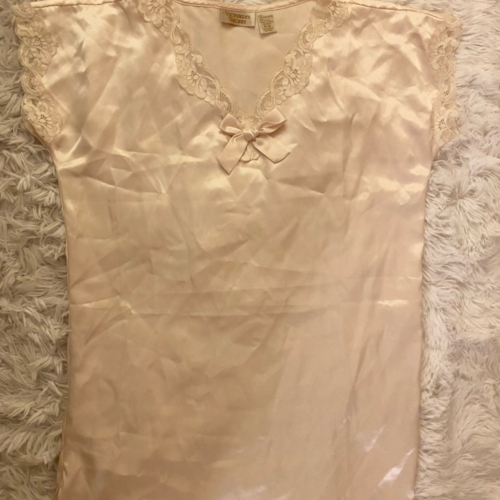Vintage Victoria’s Secret Gold Label off white satin chemise